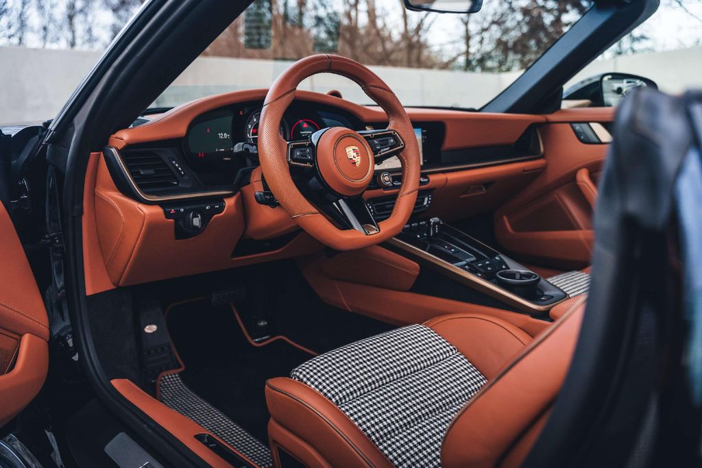 Porsche 992 2024
