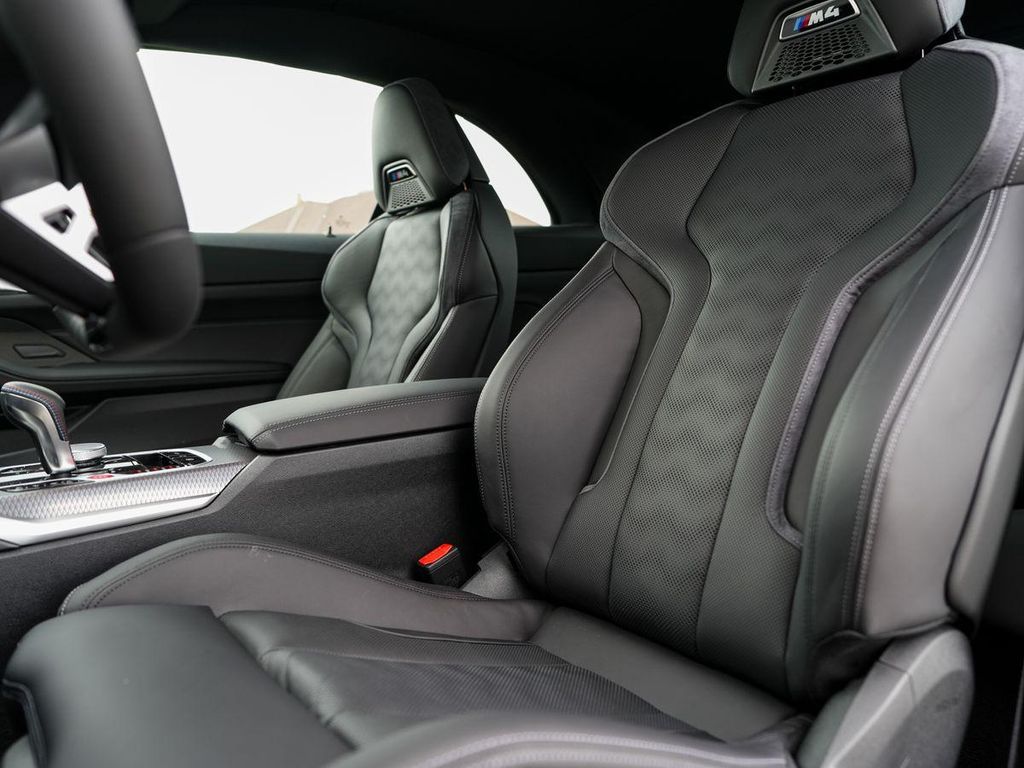 BMW M4 2025