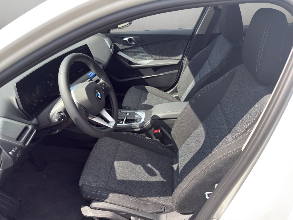 BMW 118 2025