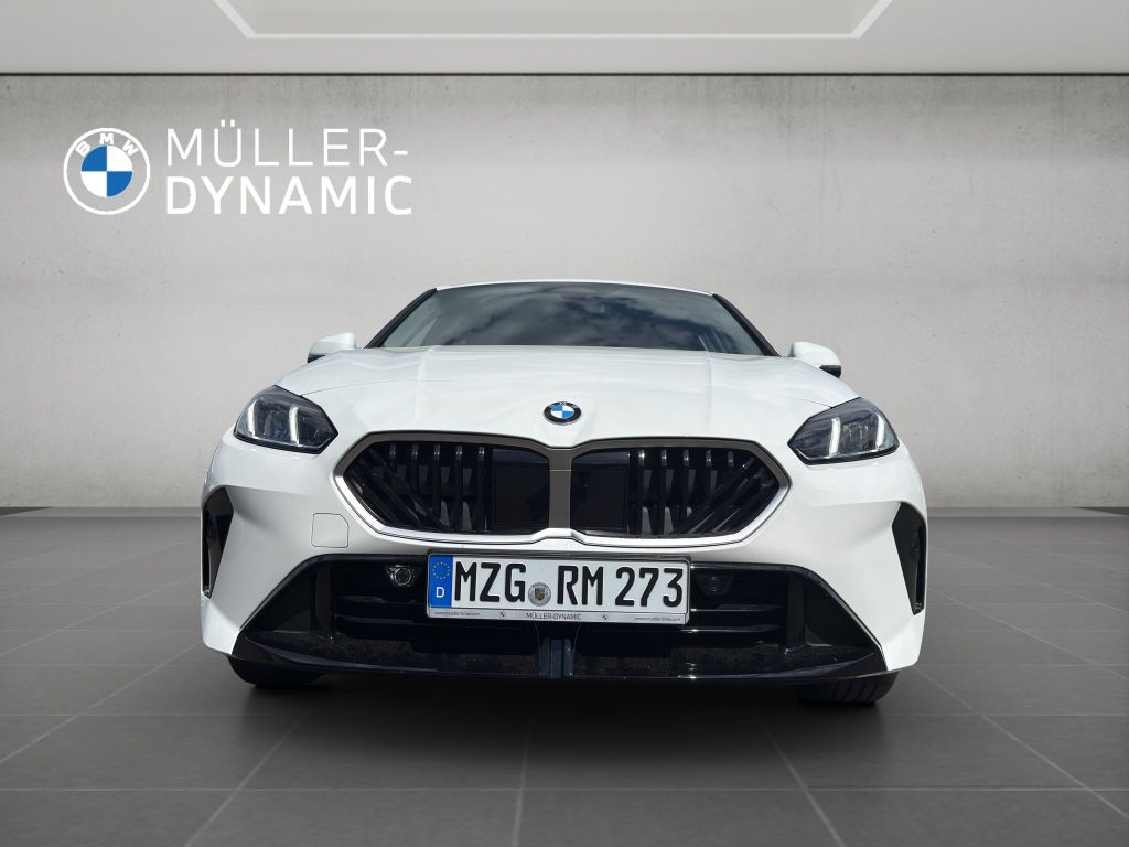 BMW 118 2025
