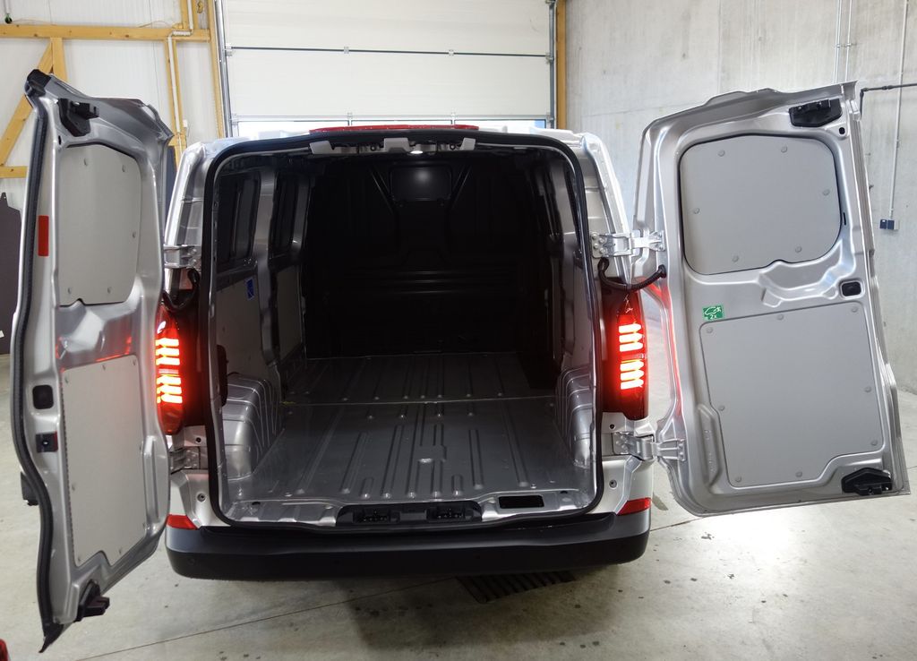 Volkswagen T7 Transporter