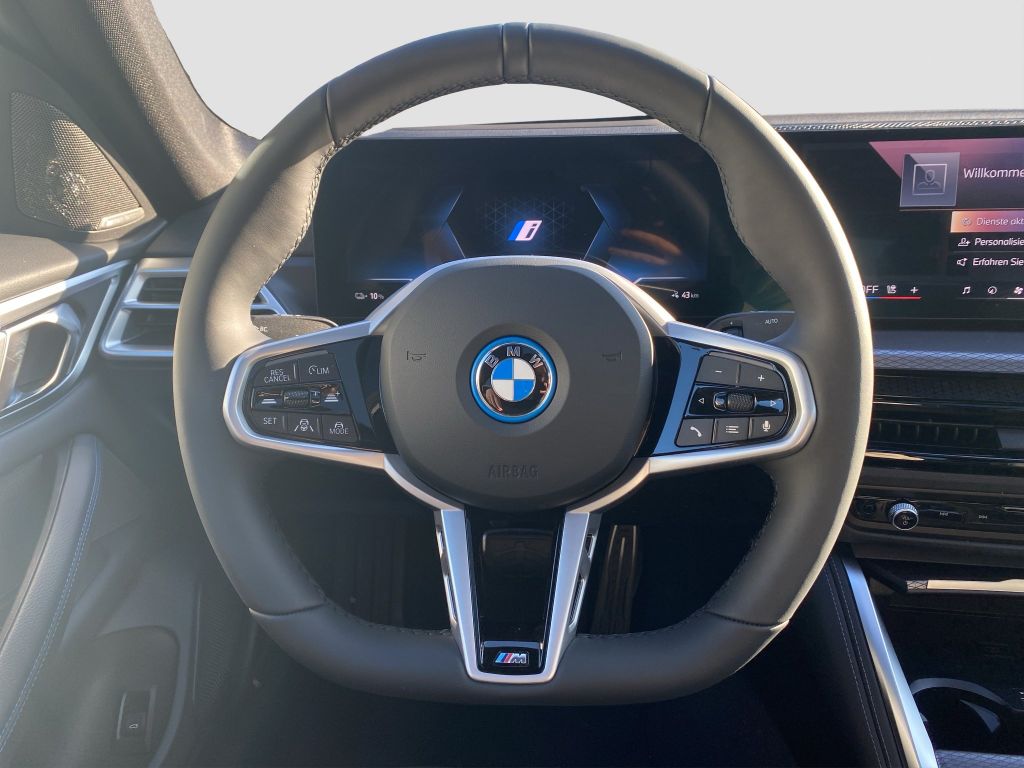BMW i4 2025