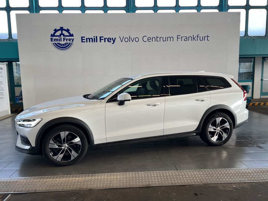 Volvo V60 Cross Country 2021