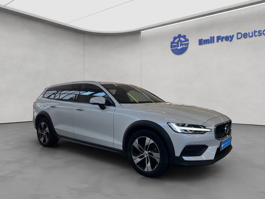 Volvo V60 Cross Country 2021