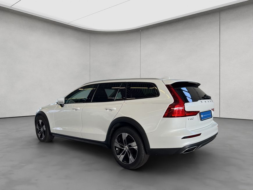 Volvo V60 Cross Country 2021