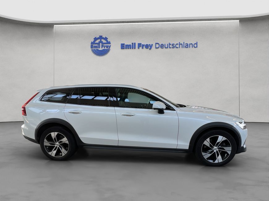 Volvo V60 Cross Country 2021