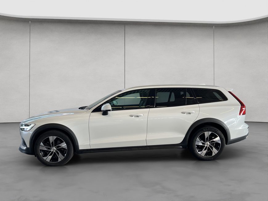 Volvo V60 Cross Country 2021