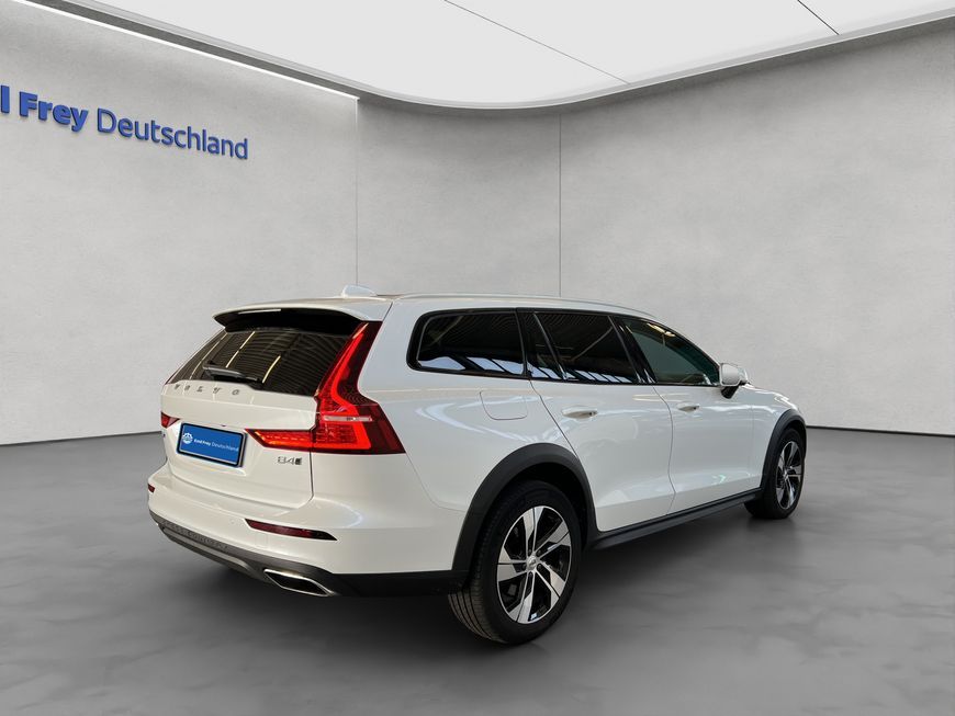 Volvo V60 Cross Country 2021