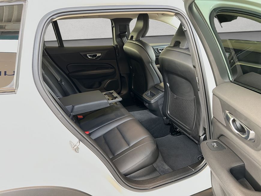 Volvo V60 Cross Country 2021