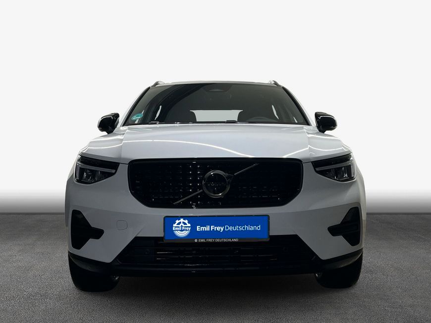 Volvo XC40 2025