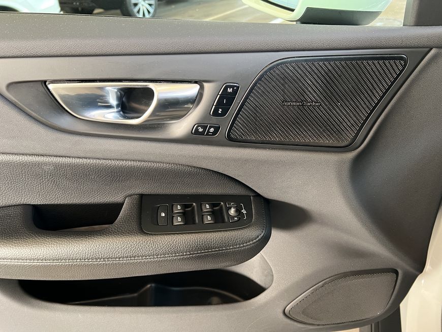 Volvo V60 Cross Country 2021