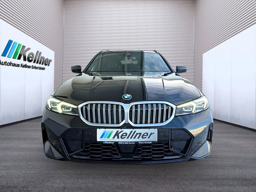 BMW 330 2025