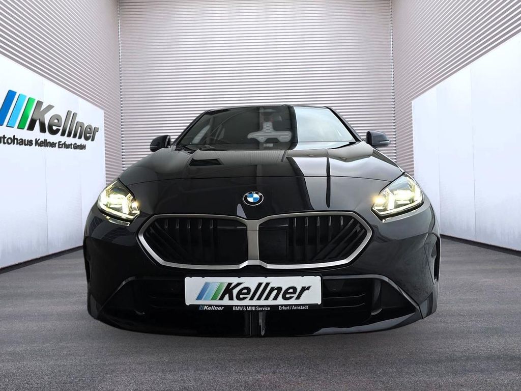 BMW 120 2025