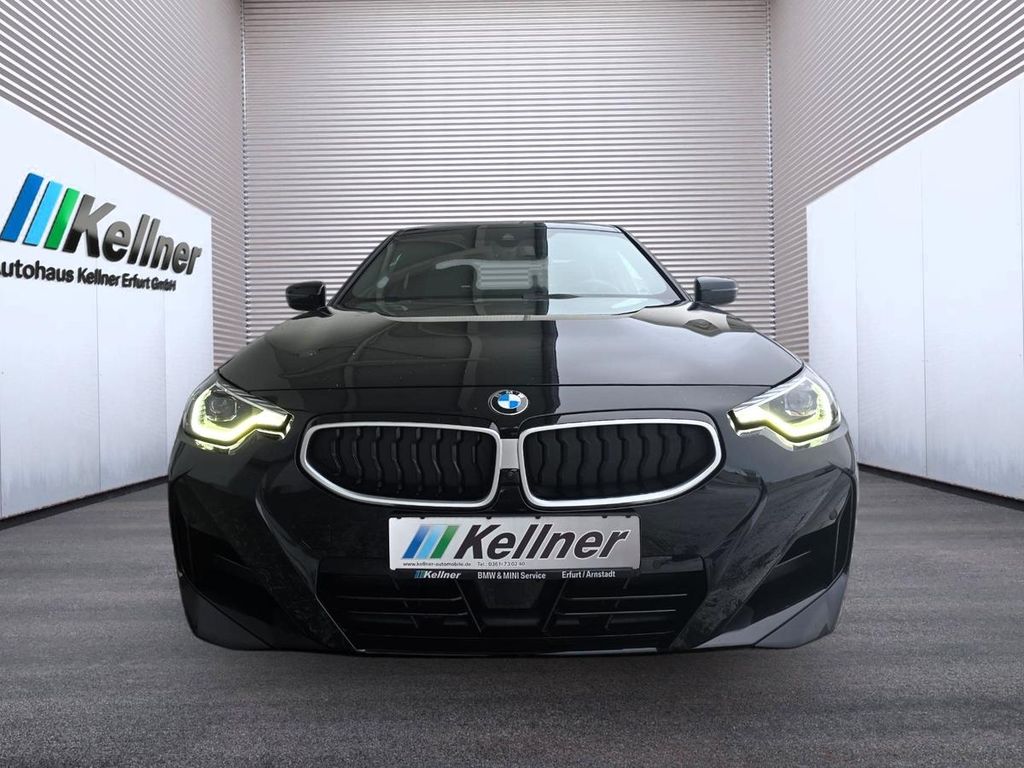 BMW 230 2025