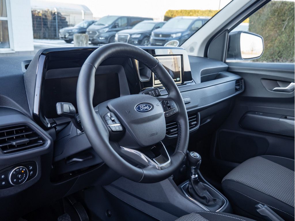 Ford Tourneo Courier 2025