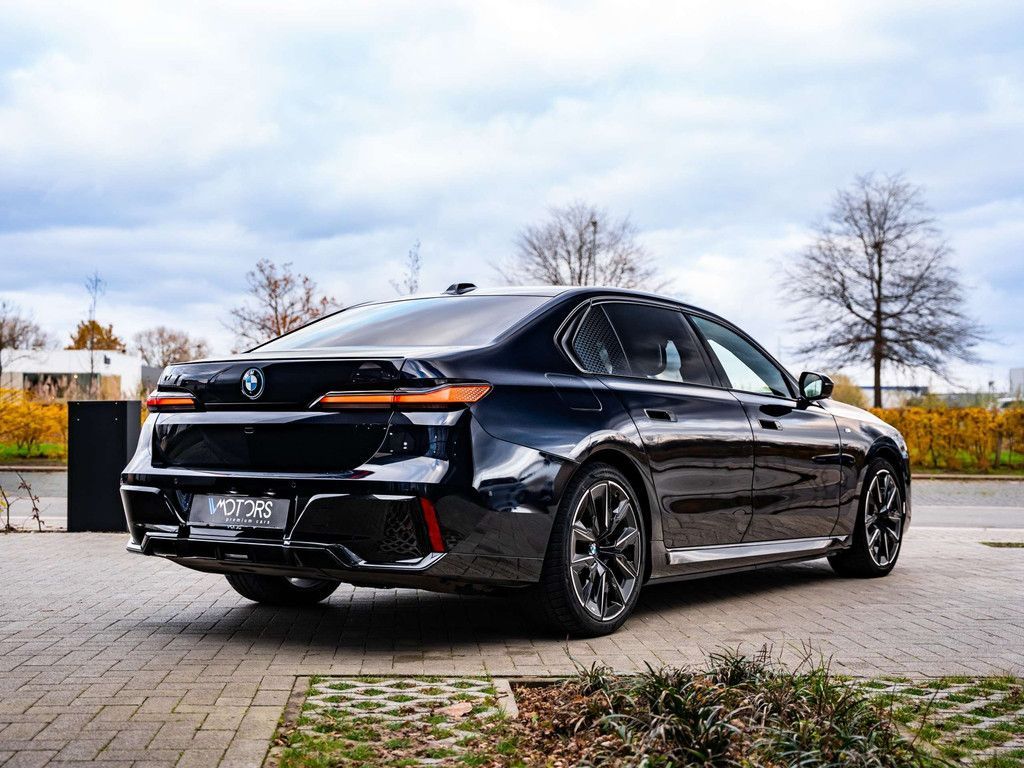 BMW i7 2023