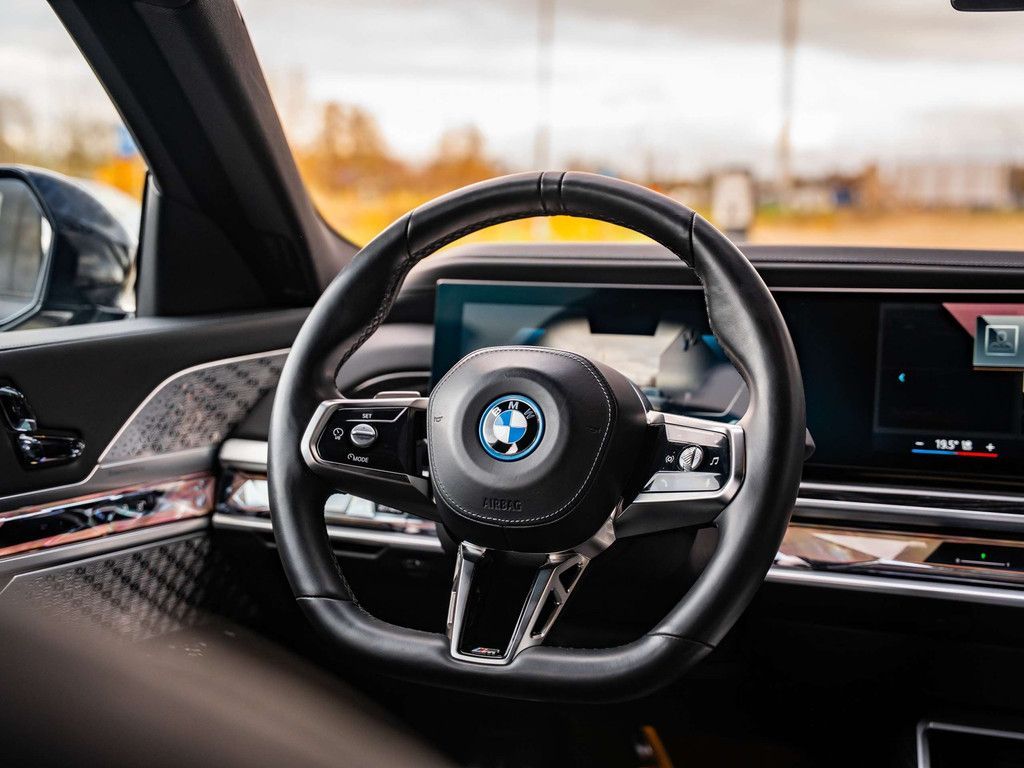 BMW i7 2023