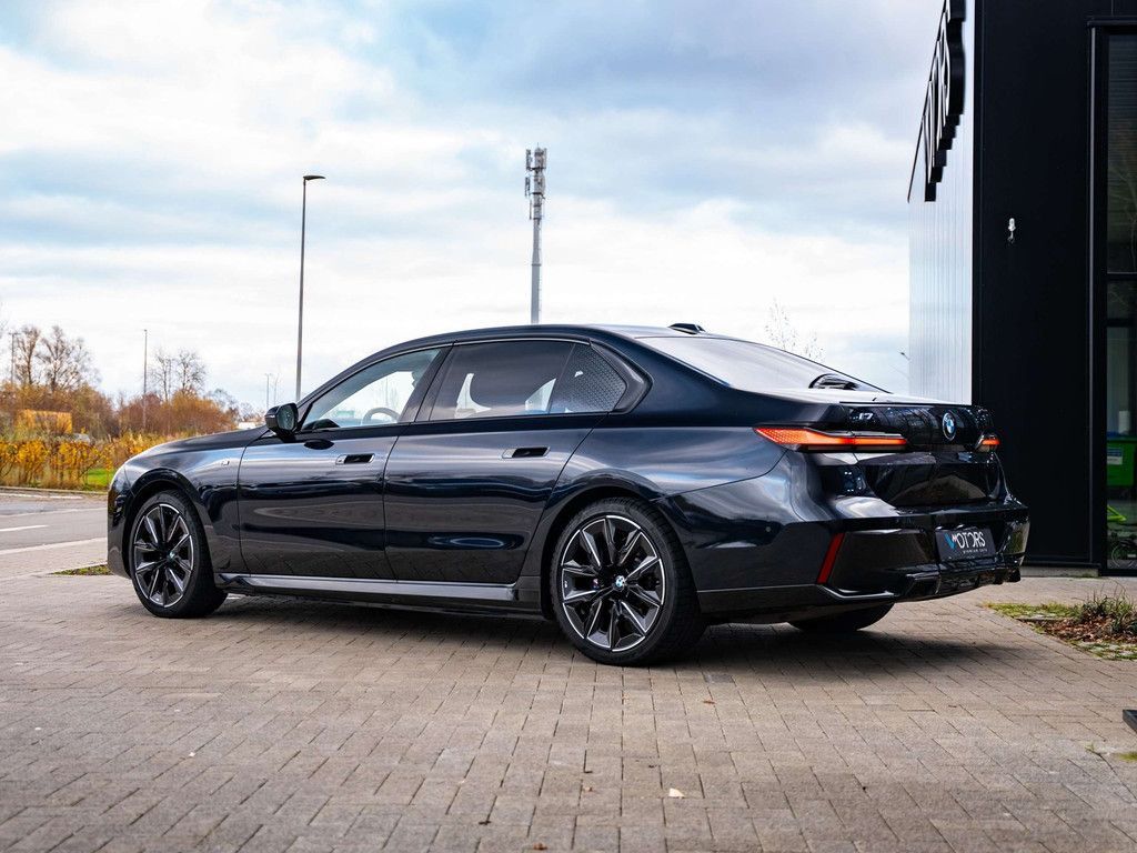 BMW i7 2023