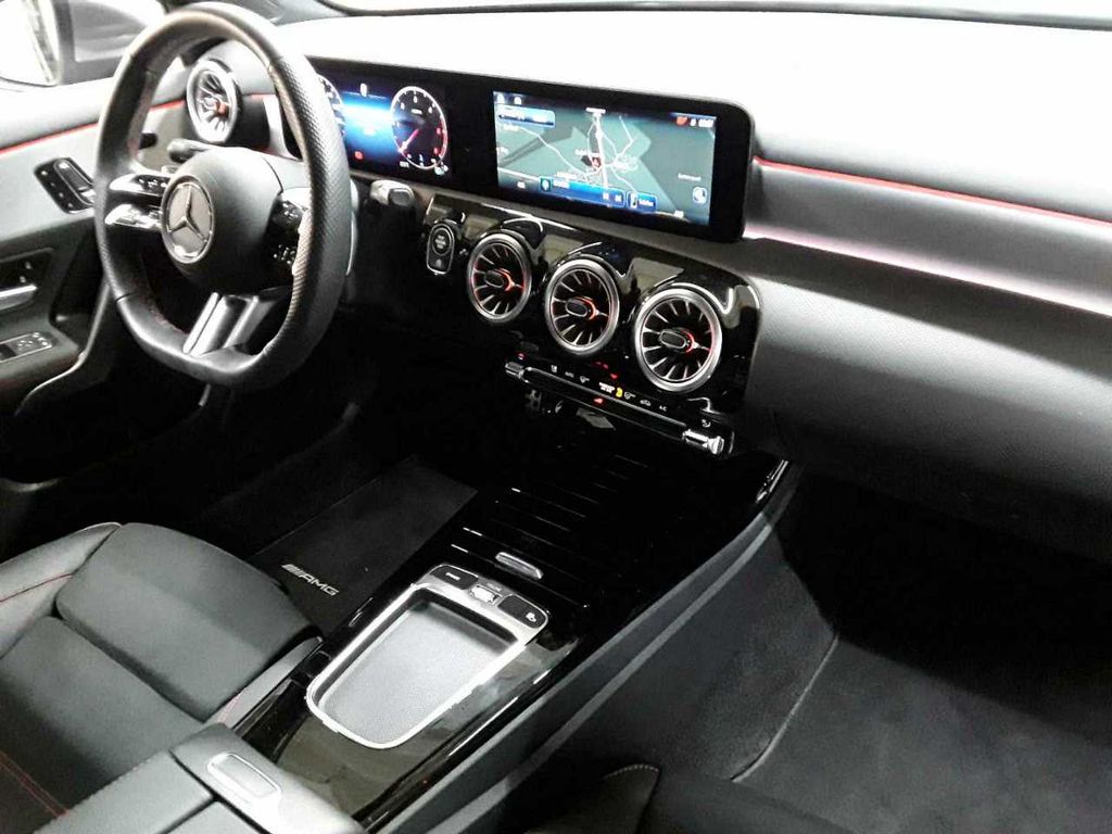 Mercedes-Benz A 200 2024