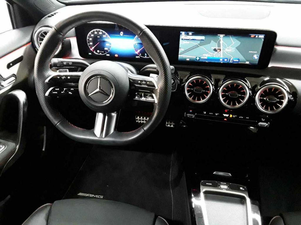 Mercedes-Benz A 200 2024