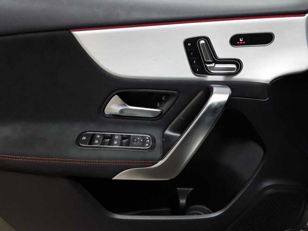 Mercedes-Benz A 200 2024