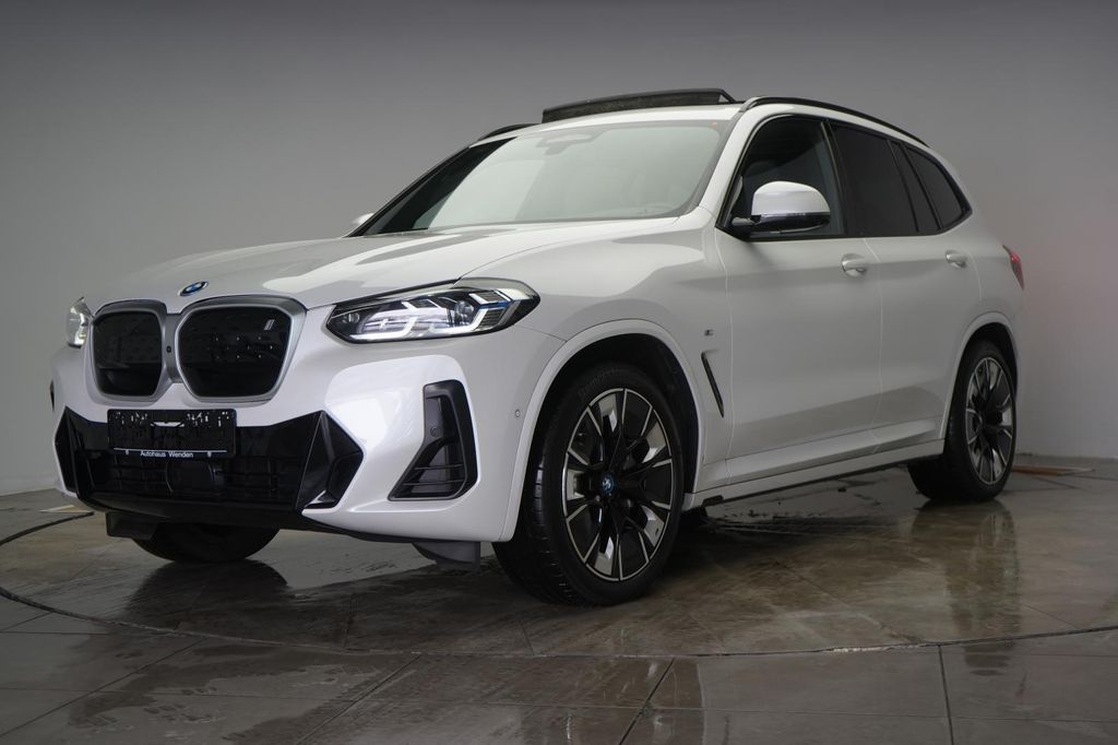 BMW iX3 2023