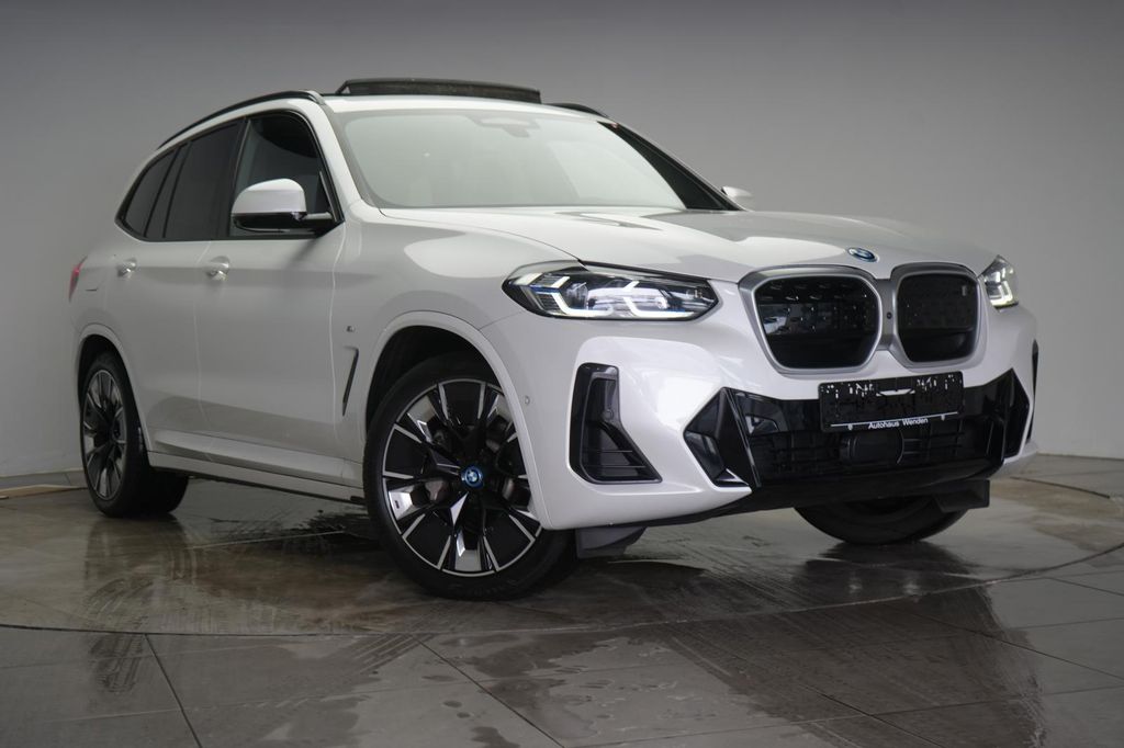 BMW iX3 2023