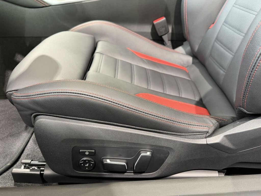 BMW M240i 2025