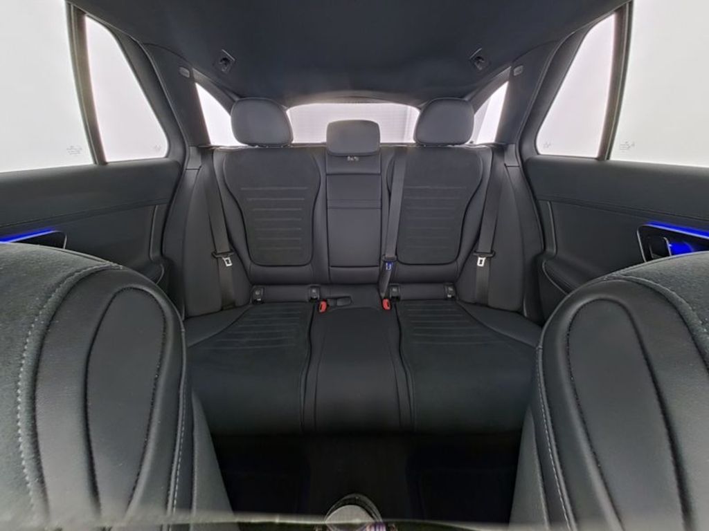 Mercedes-Benz C 300 2025