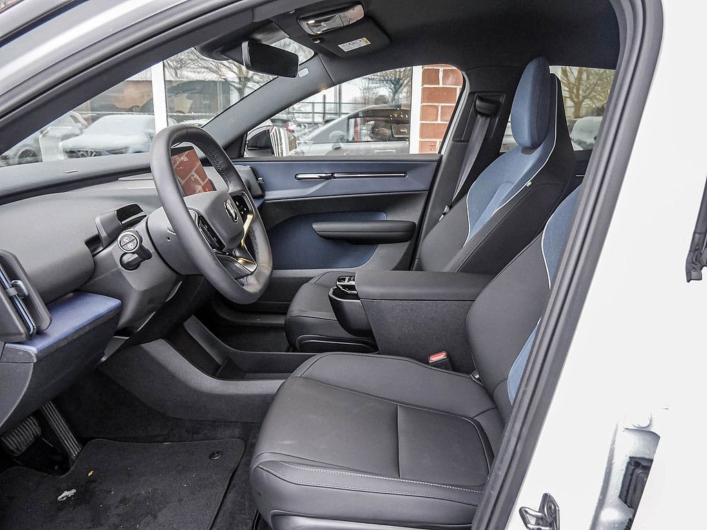 Volvo EX30 2024