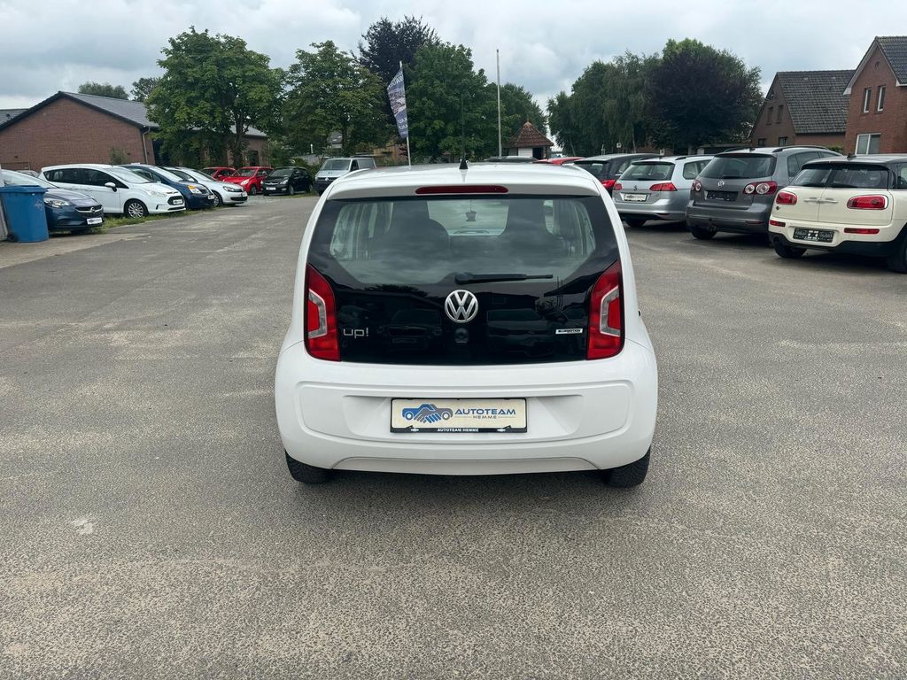 Volkswagen up! 2015