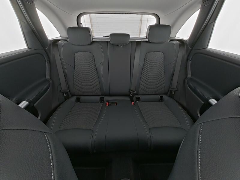 Mercedes-Benz B 200 2024