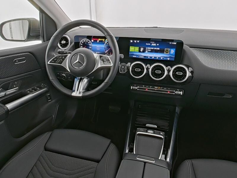 Mercedes-Benz B 200 2024