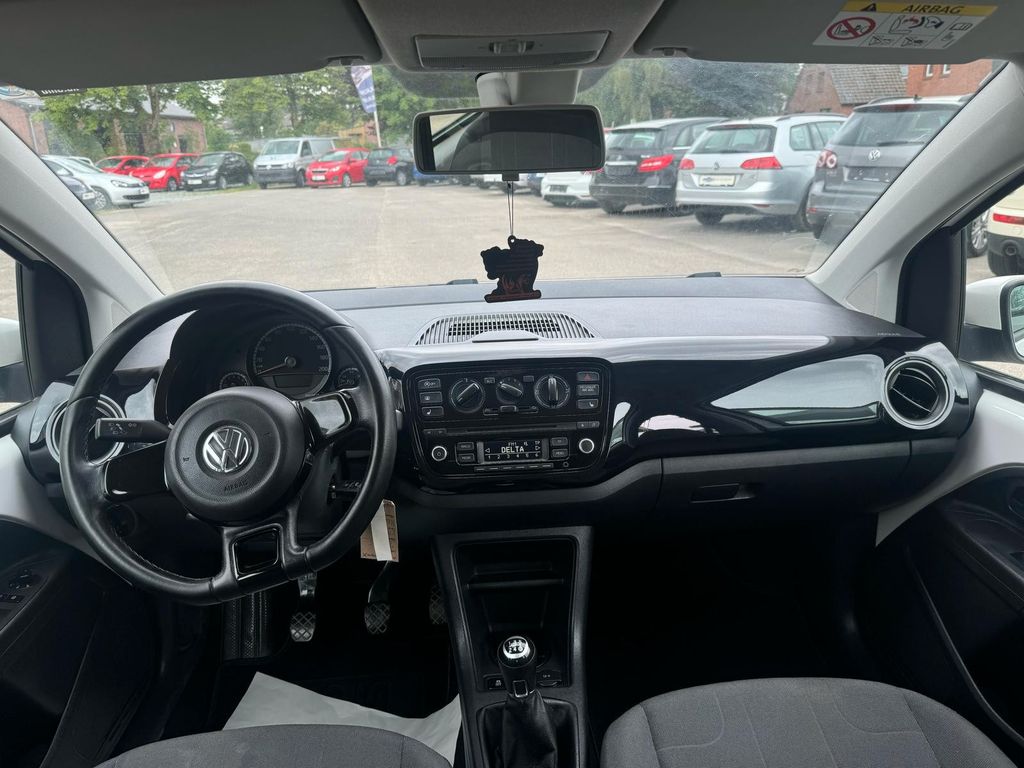 Volkswagen up! 2015