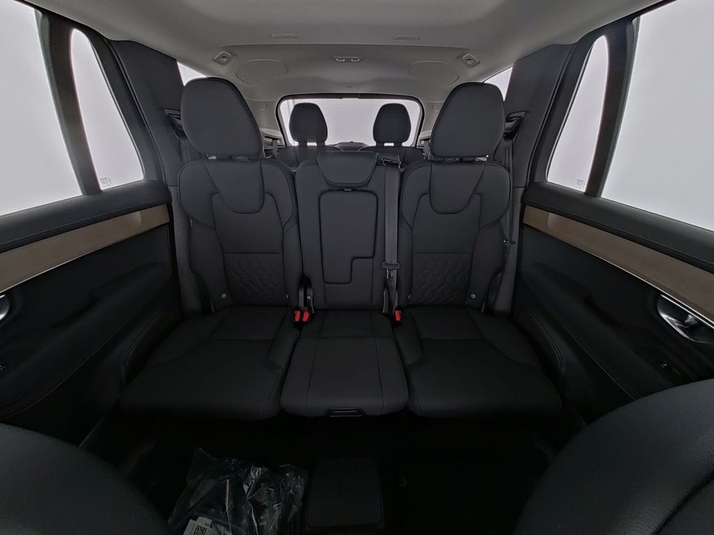 Volvo XC90 2025