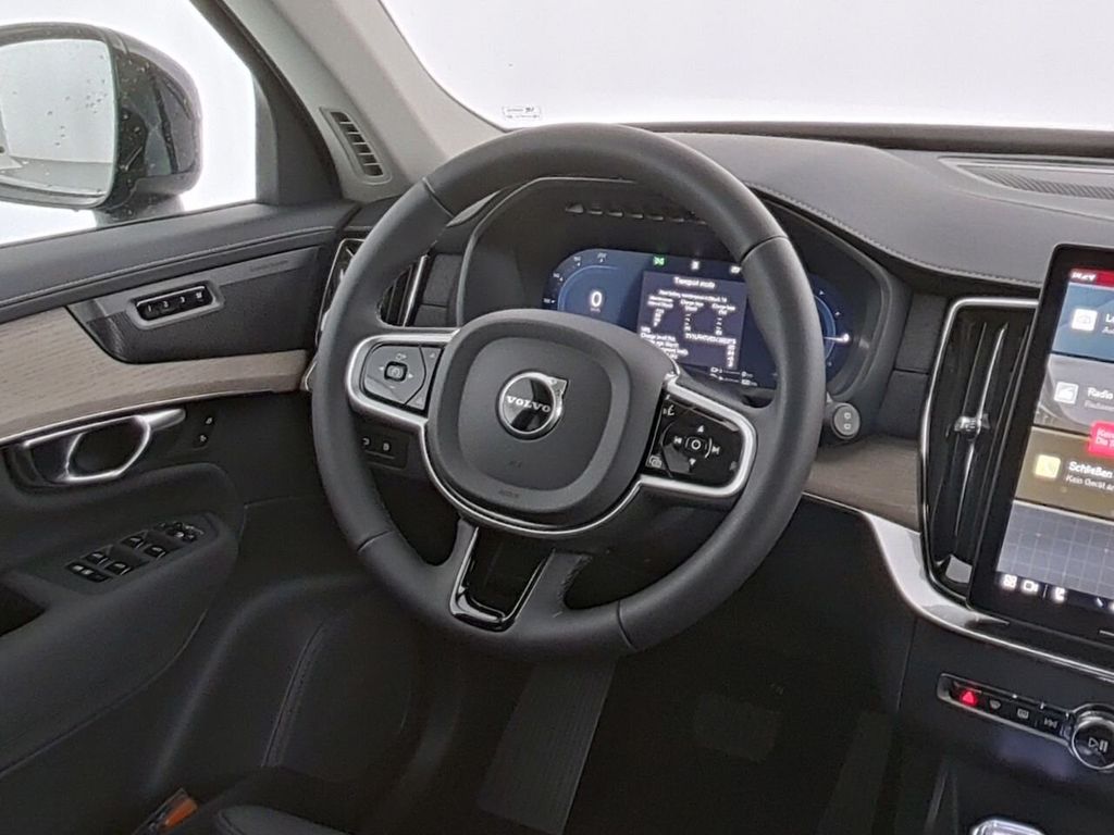 Volvo XC90 2025