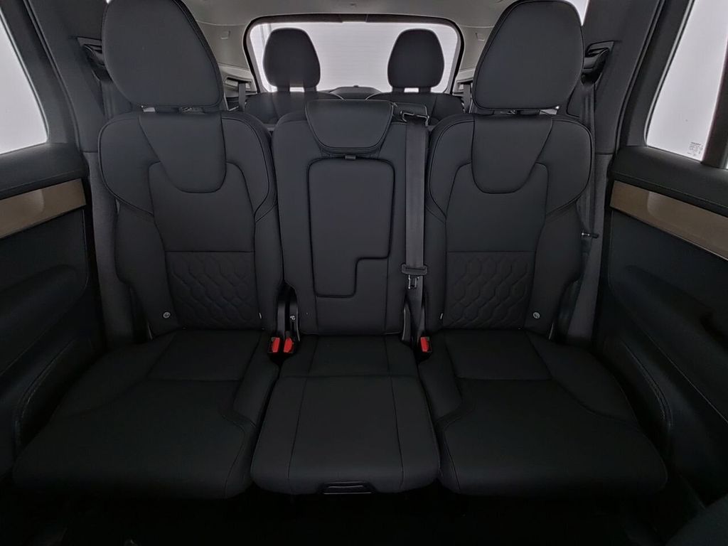 Volvo XC90 2025