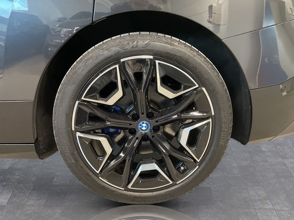 BMW iX 2023