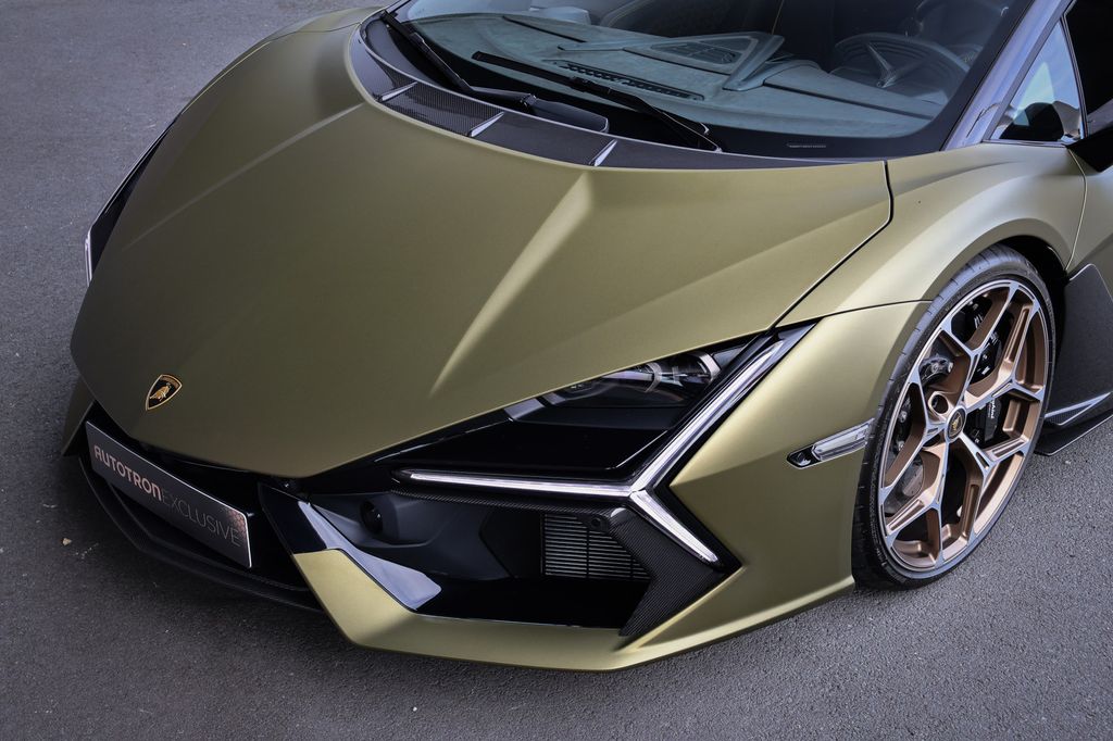 Lamborghini Revuelto 2026