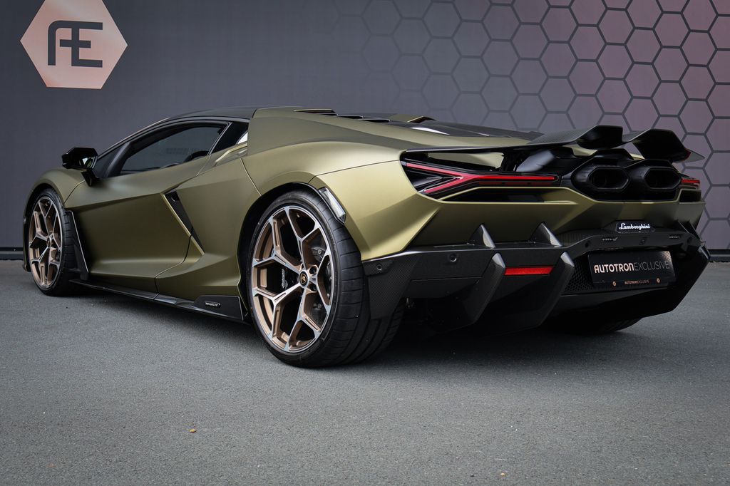 Lamborghini Revuelto 2026
