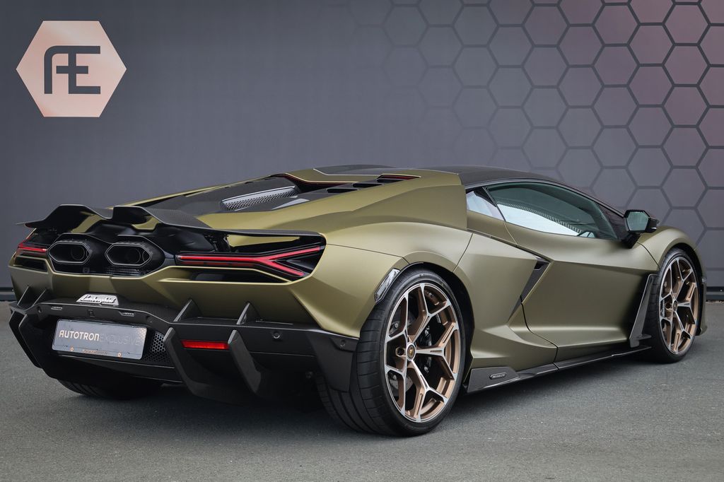 Lamborghini Revuelto 2026