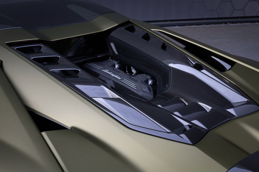 Lamborghini Revuelto 2026