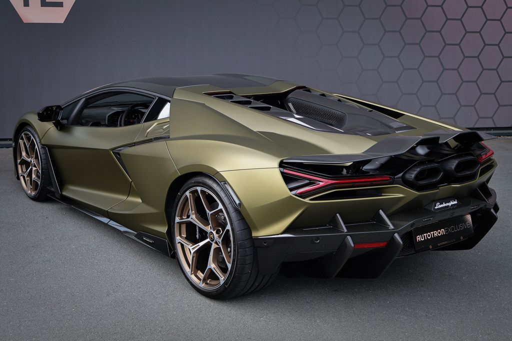 Lamborghini Revuelto 2026