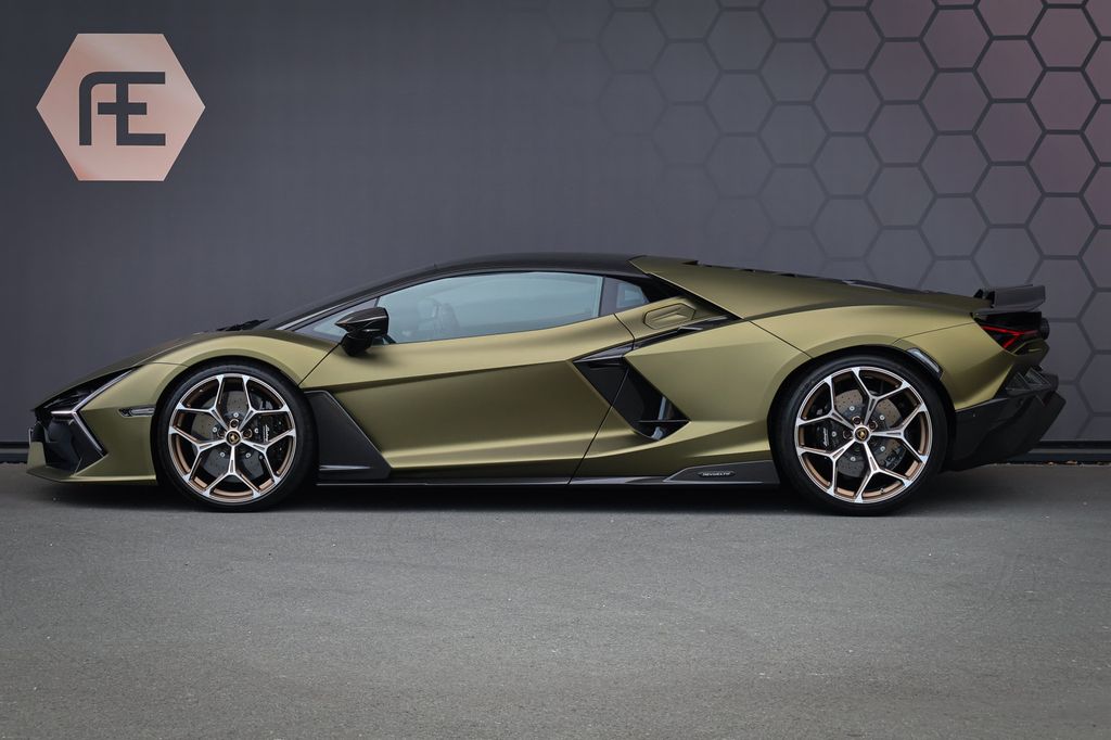 Lamborghini Revuelto 2026