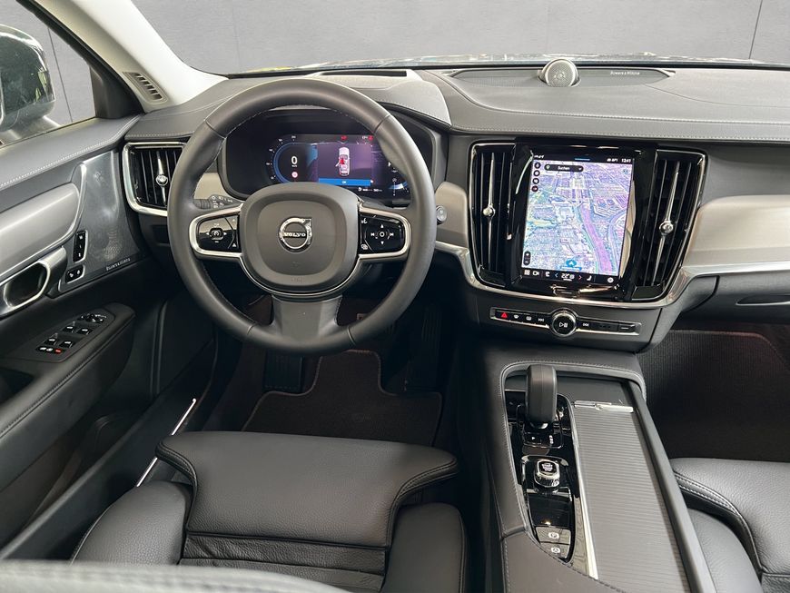 Volvo V90 Cross Country 2023