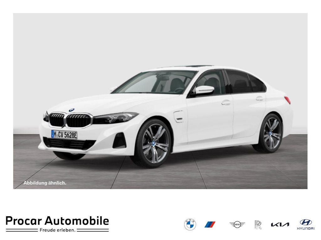 BMW 330 2022