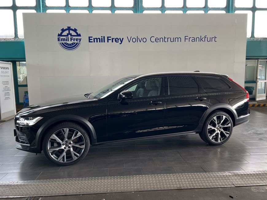 Volvo V90 Cross Country 2023