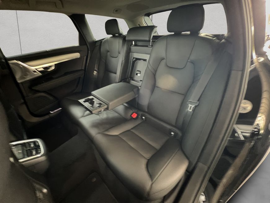 Volvo V90 Cross Country 2023