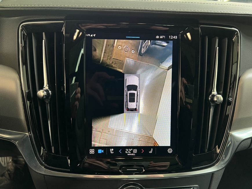 Volvo V90 Cross Country 2023