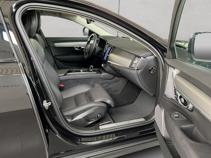 Volvo V90 Cross Country 2023